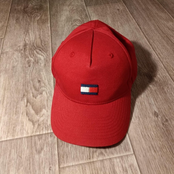 Tommy Hilfiger red unisex men's women's sports fashionable baseball cap hat adult  size S/M