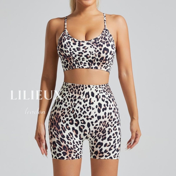 LILIEUX - Women's Leopard Print Workout Set - 2 Piece Seamless Activewear Set with Sports Bra and High-Waisted Shorts