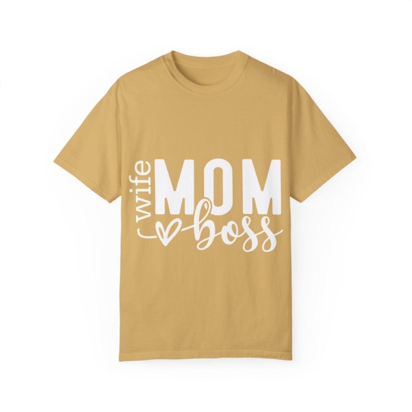 Funny Mom Boss T-shirt, Gift for Wife, Casual Wear, Mother's Day Gift, Relaxed Fit Tee
