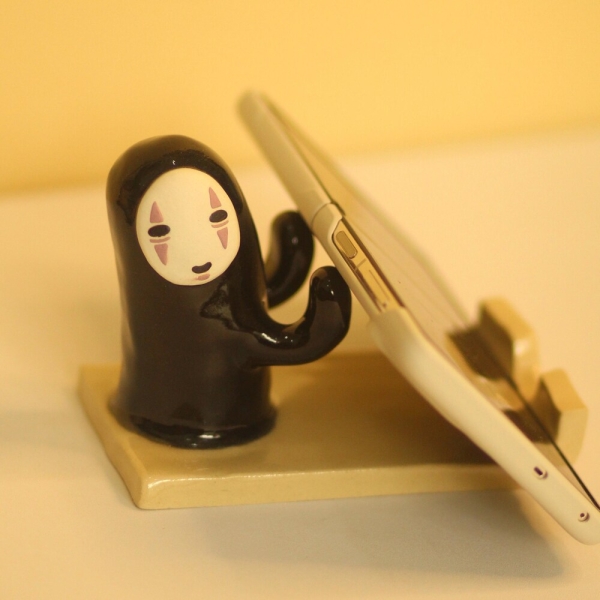 Pre-order Faceless Phone Holder, Handmade Pottery, Unique Desk Decor, Phone Stand, Functional & Stylish Gift for Crafters, Home Decor